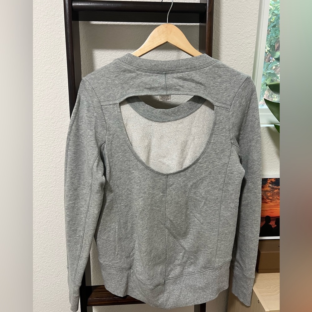 VICTORIA’S SECRET SPORT CutOut Sweater